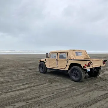 1991 Hummer M998