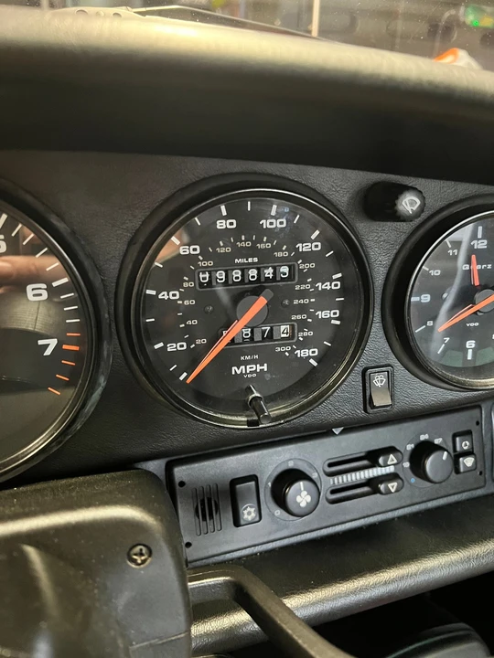 1991 Porsche 964 Carrera 4 - Image 6 of 13