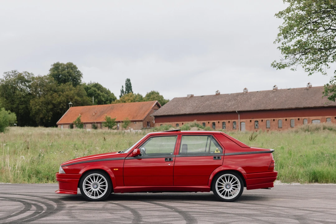1991 Alfa Romeo 75/Milano - Image 13 of 31