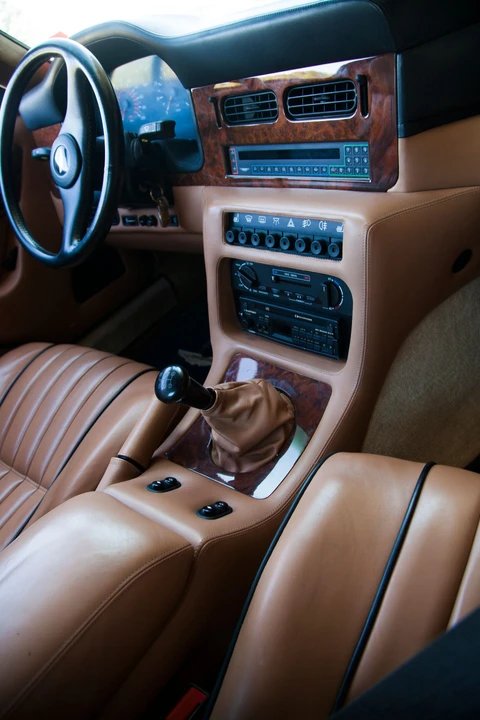 1991 Aston Martin Virage - Image 17 of 31