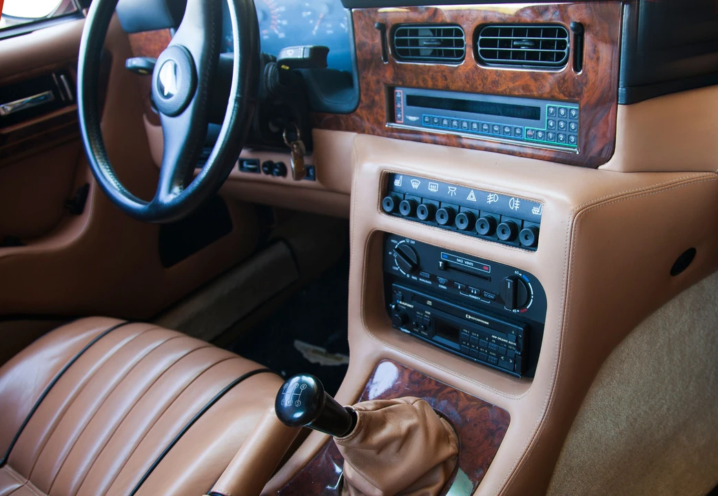 1991 Aston Martin Virage - Image 16 of 31