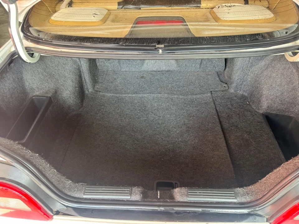 1991 Acura Legend 2nd Gen - Image 5 of 5