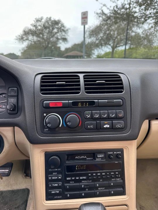 1991 Acura Legend 2nd Gen - Image 9 of 12