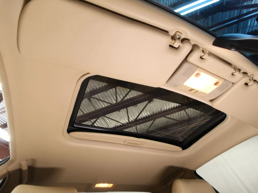 1991 Acura Legend 2nd Gen - Image 25 of 31