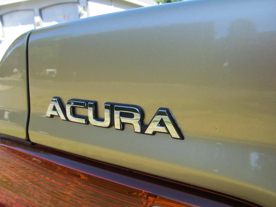 1991 Acura Legend 2nd Gen - Image 28 of 31