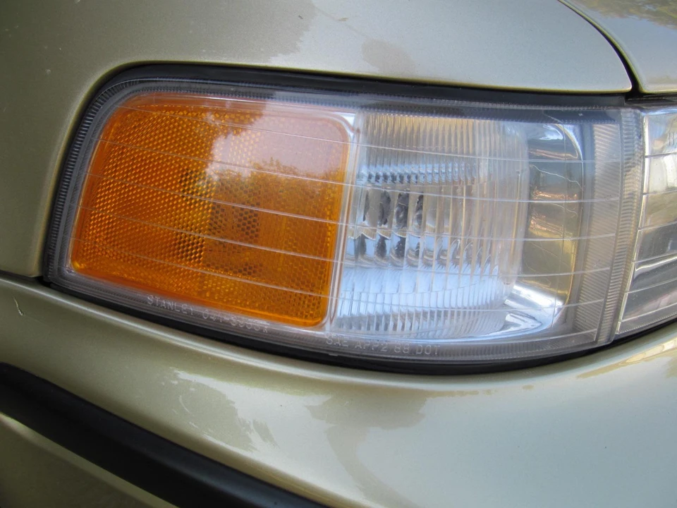 1991 Acura Legend 2nd Gen - Image 16 of 31
