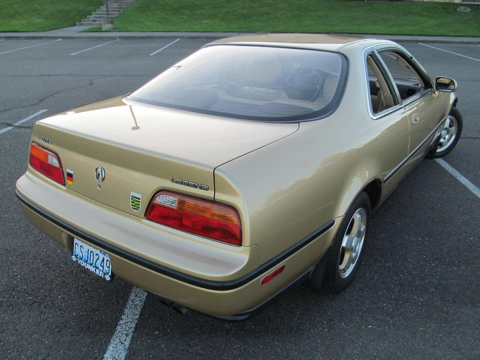 1991 Acura Legend 2nd Gen - Image 8 of 31