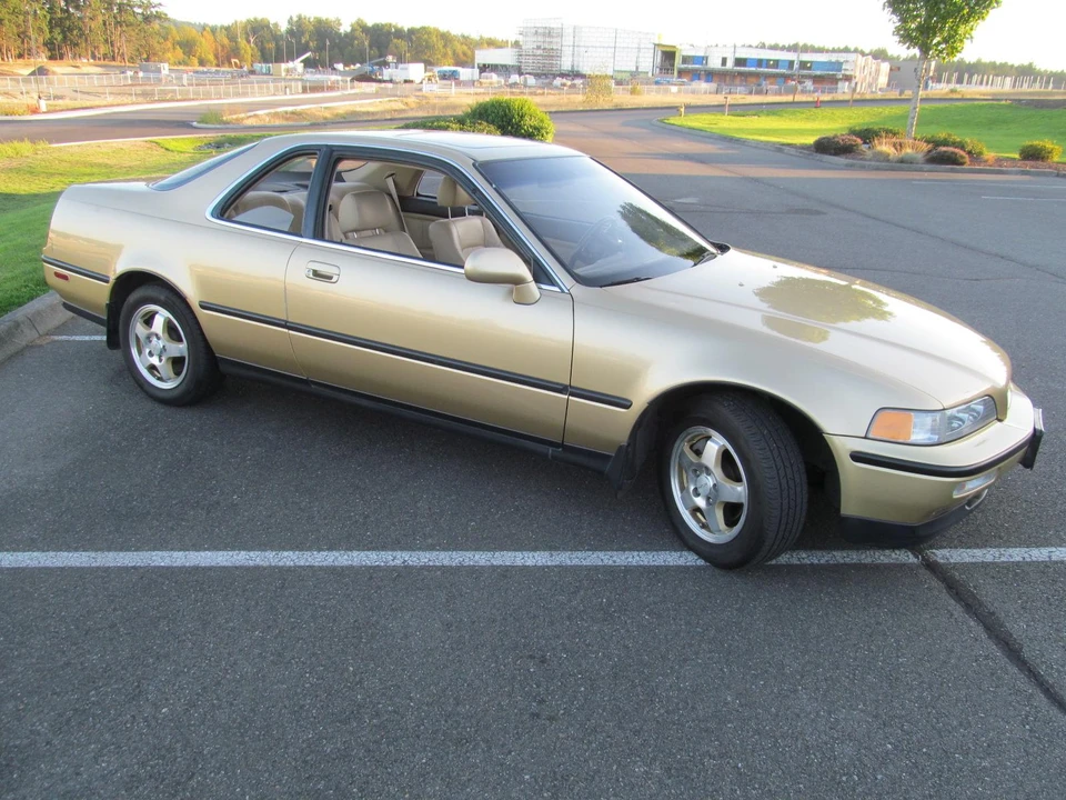 1991 Acura Legend 2nd Gen - Image 10 of 31