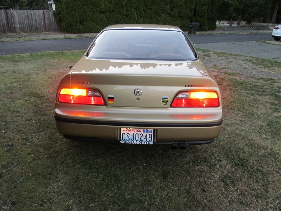 1991 Acura Legend 2nd Gen - Image 14 of 31