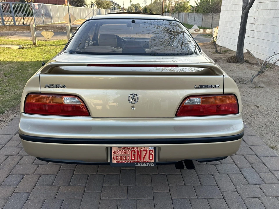 1991 Acura Legend 2nd Gen - Image 13 of 31