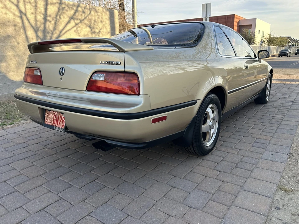 1991 Acura Legend 2nd Gen - Image 14 of 31