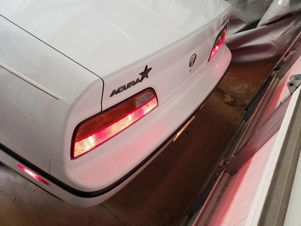 1991 Acura Legend 2nd Gen - Image 21 of 31