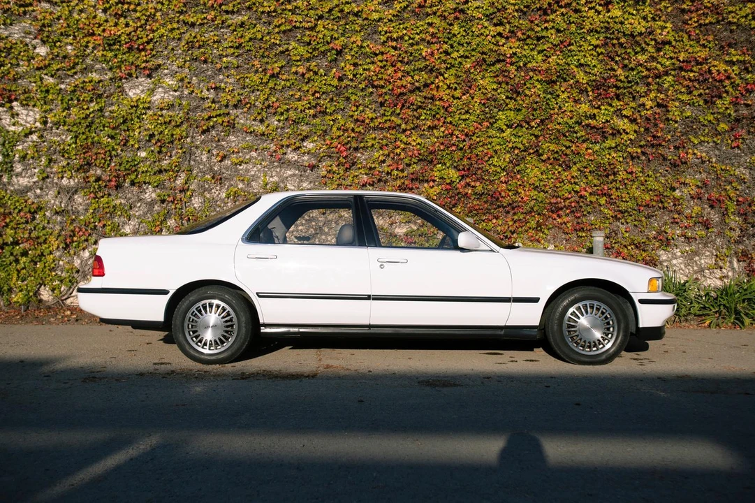 1991 Acura Legend 2nd Gen - Image 9 of 31