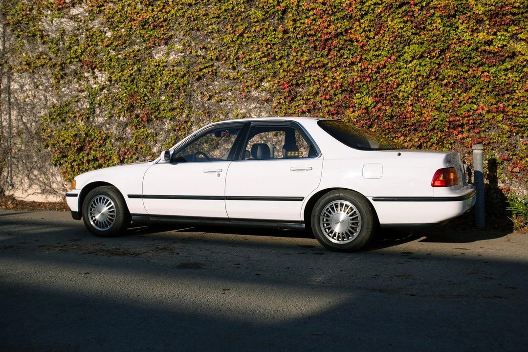 1991 Acura Legend 2nd Gen - Image 16 of 31