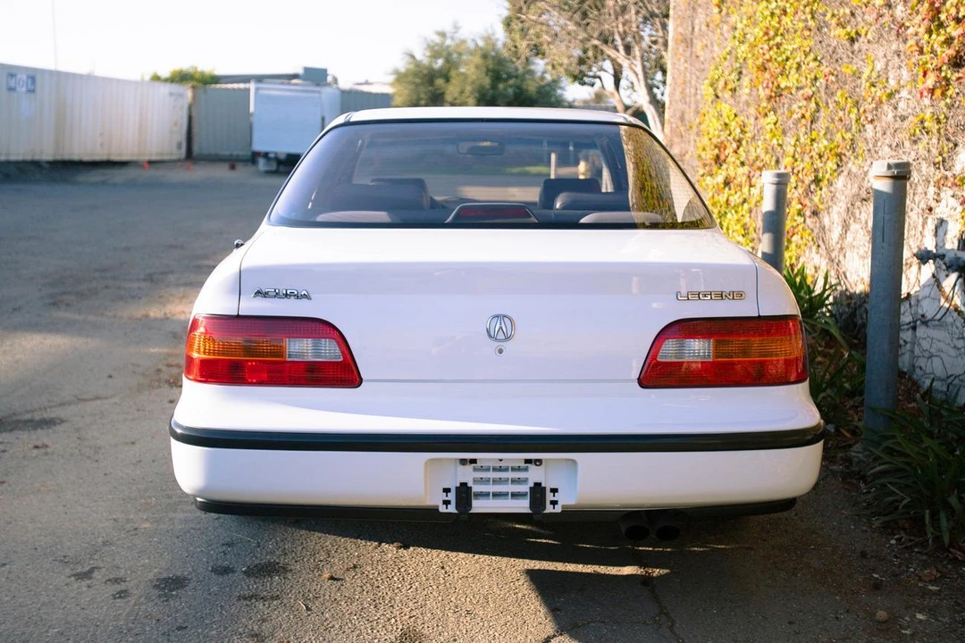 1991 Acura Legend 2nd Gen - Image 13 of 31