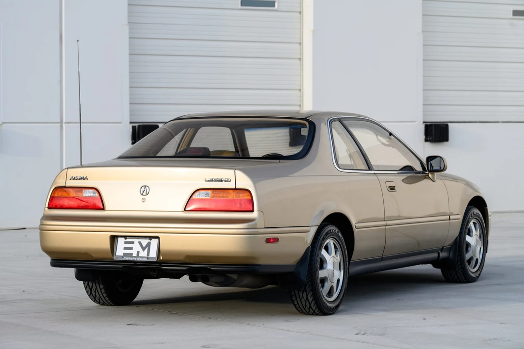 1991 Acura Legend 2nd Gen - Image 28 of 31