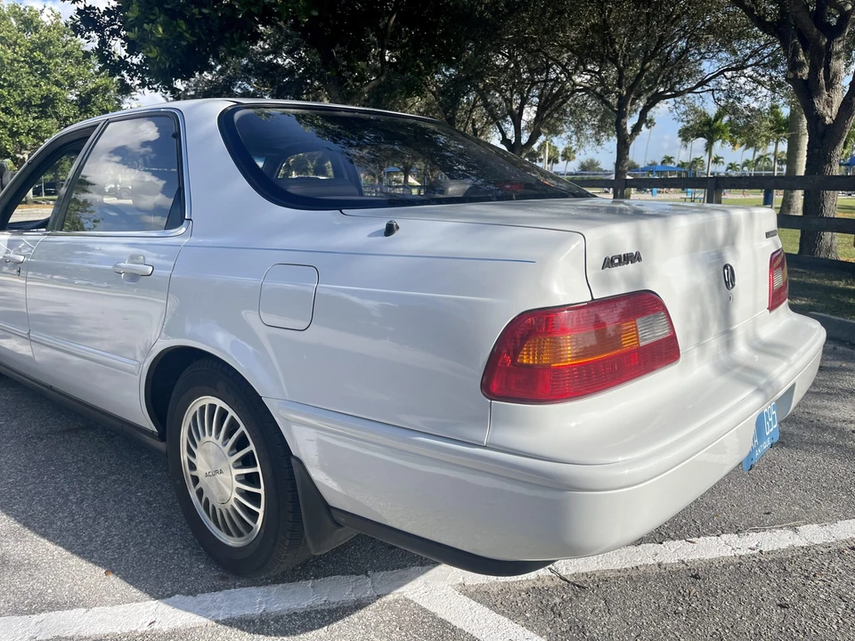 1991 Acura Legend 2nd Gen - Image 22 of 31