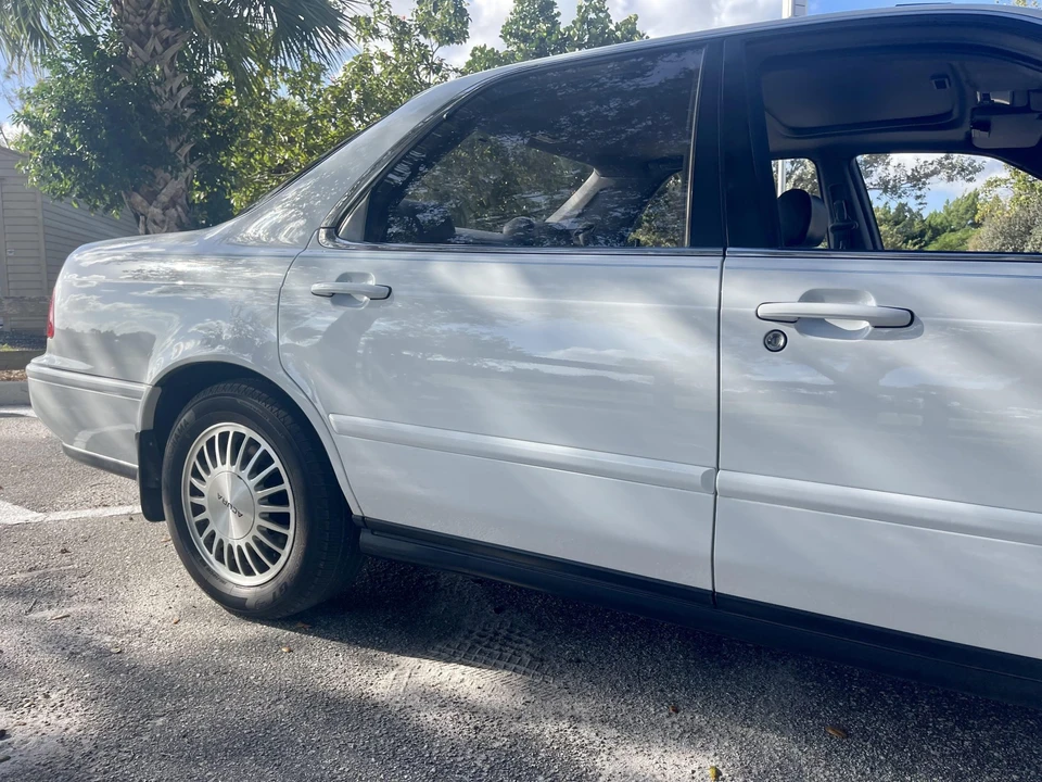 1991 Acura Legend 2nd Gen - Image 29 of 31
