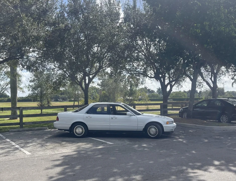 1991 Acura Legend 2nd Gen - Image 9 of 31