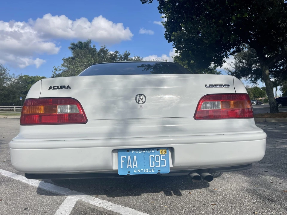 1991 Acura Legend 2nd Gen - Image 7 of 31