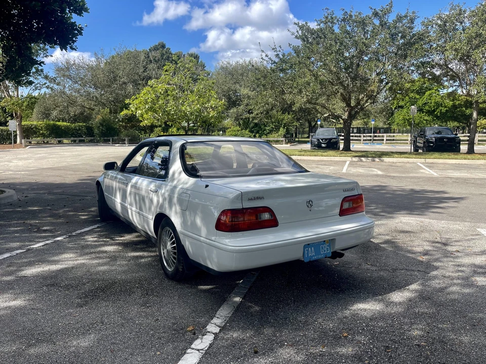 1991 Acura Legend 2nd Gen - Image 4 of 31