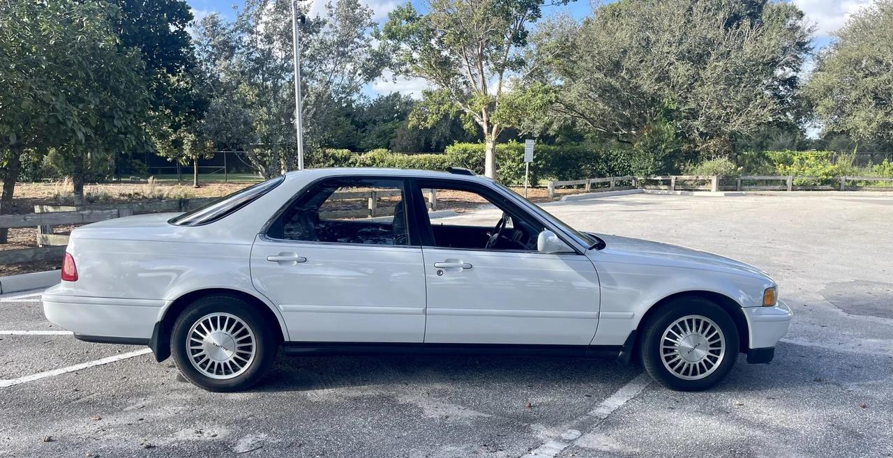 1991 Acura Legend 2nd Gen - Image 10 of 31