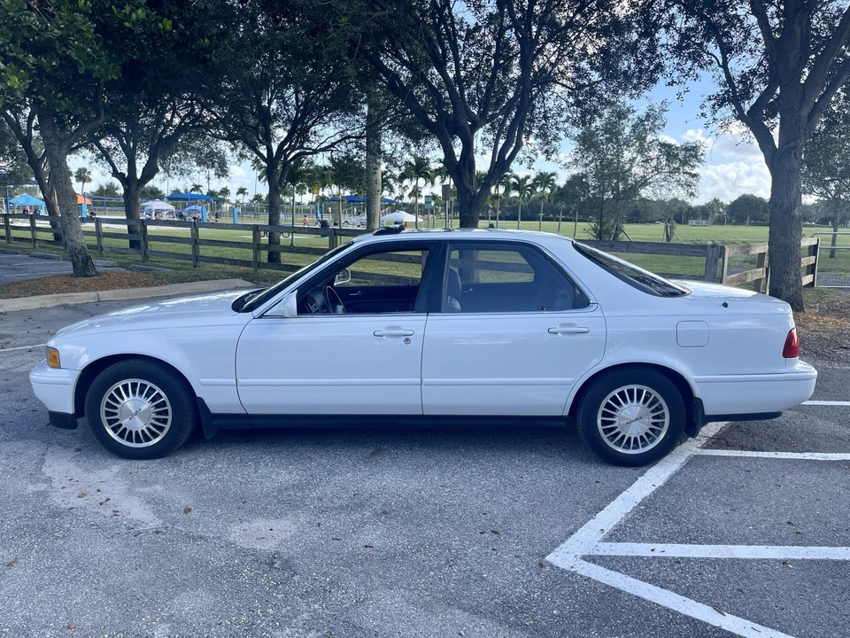 1991 Acura Legend 2nd Gen - Image 3 of 31