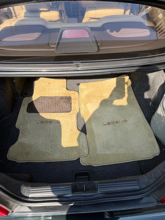 1991 Acura Legend 2nd Gen - Image 17 of 18