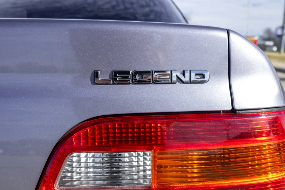 1991 Acura Legend 2nd Gen - Image 15 of 31