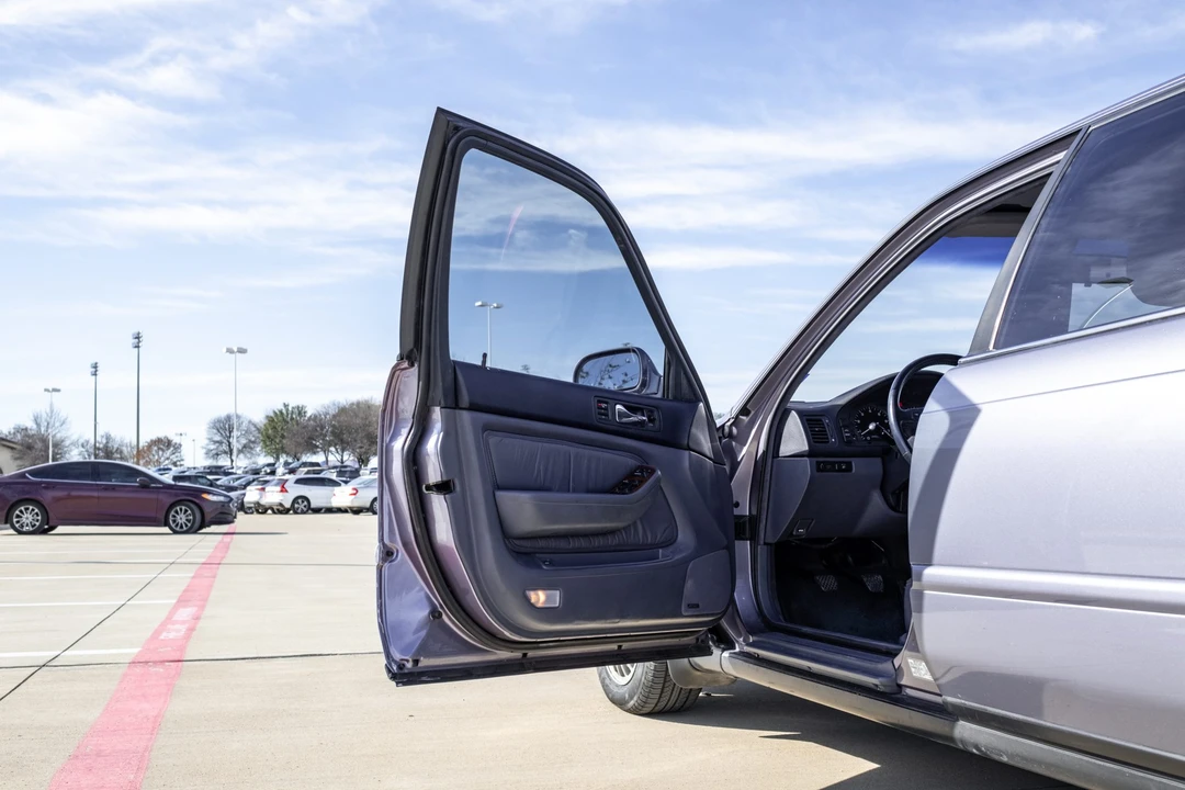 1991 Acura Legend 2nd Gen - Image 26 of 31