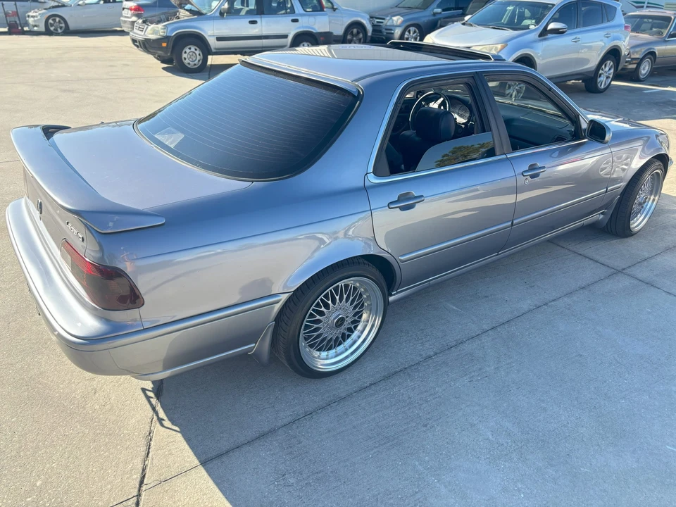 1991 Acura Legend 2nd Gen - Image 9 of 31