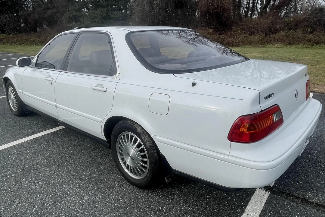 1991 Acura Legend 2nd Gen - Image 4 of 12