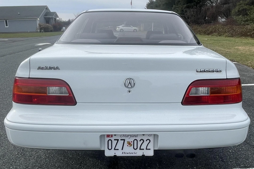 1991 Acura Legend 2nd Gen - Image 5 of 12