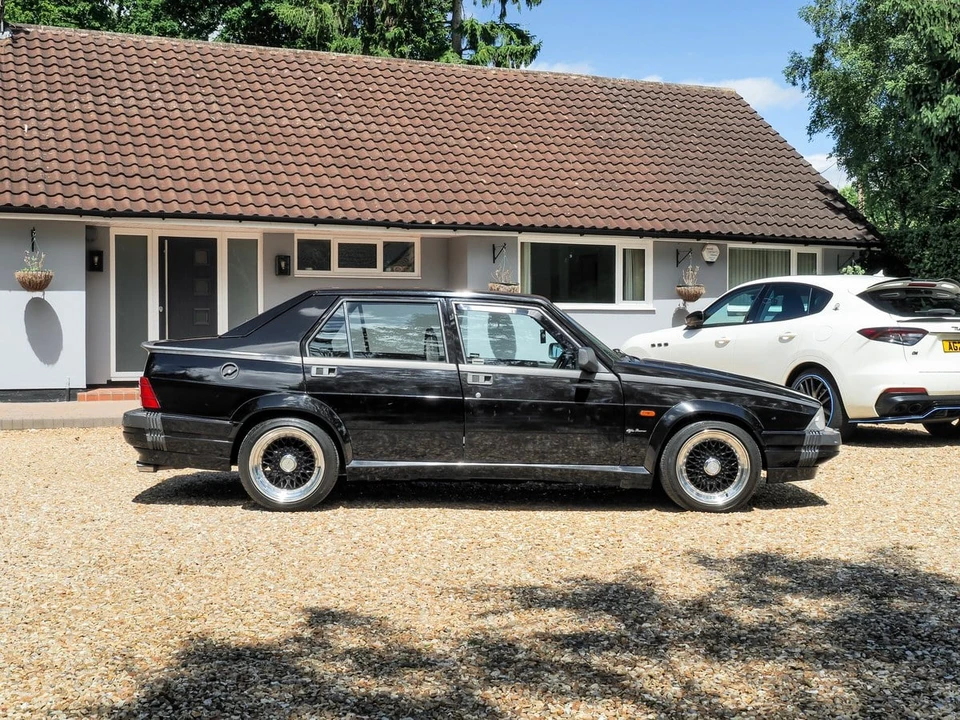 1991 Alfa Romeo 75/Milano - Image 25 of 31