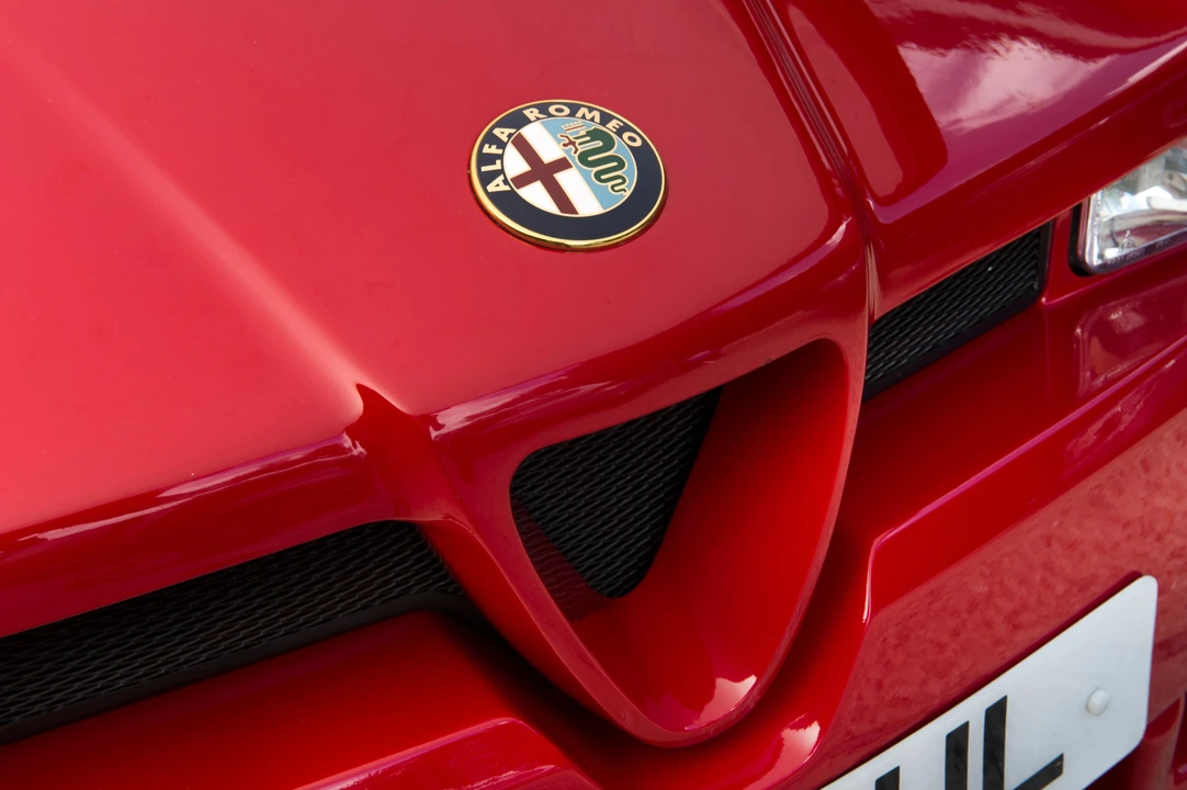1991 Alfa Romeo SZ - Image 13 of 23