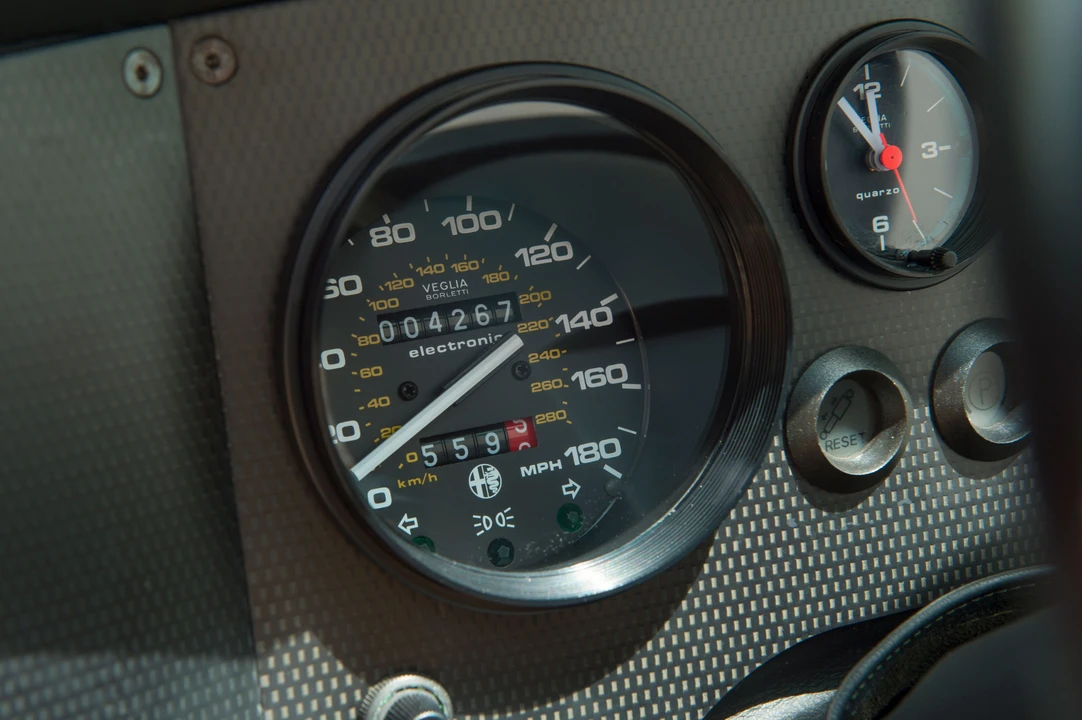 1991 Alfa Romeo SZ - Image 21 of 23