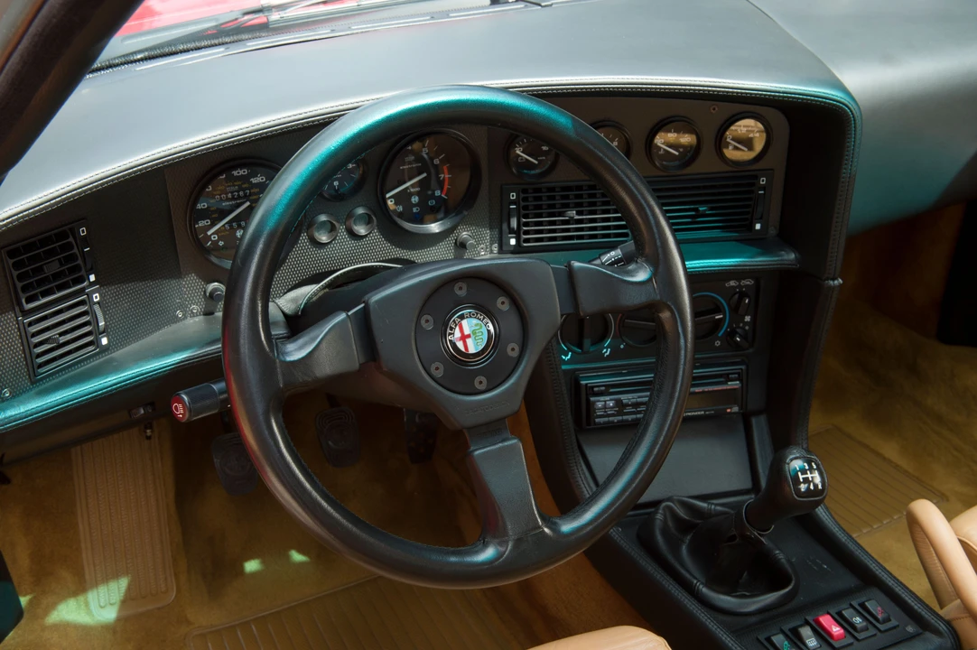 1991 Alfa Romeo SZ - Image 22 of 23