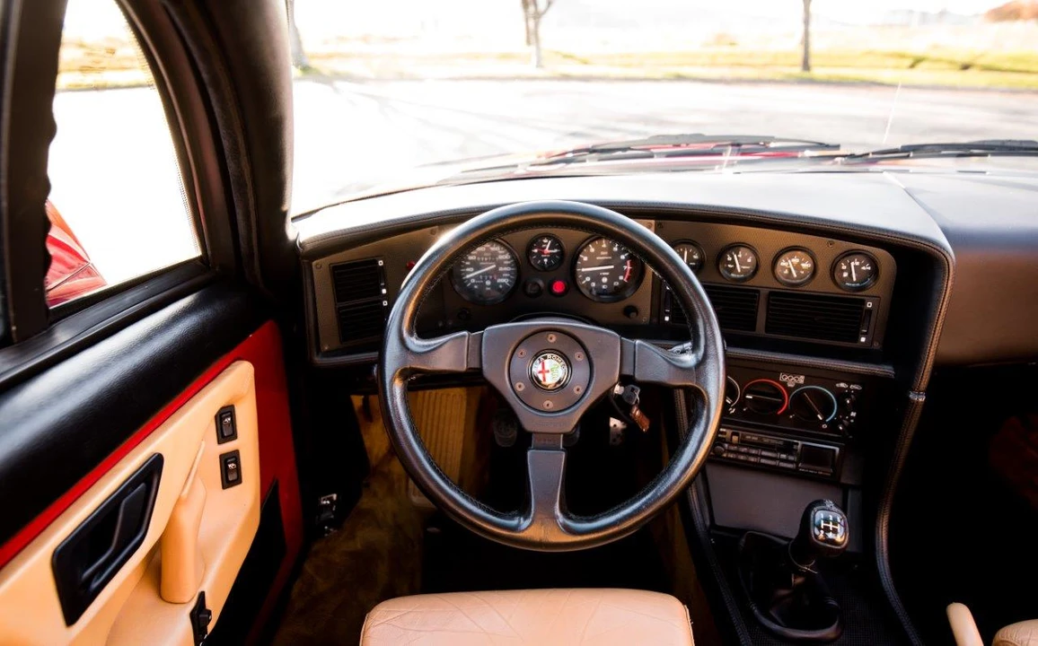 1991 Alfa Romeo SZ - Image 30 of 31