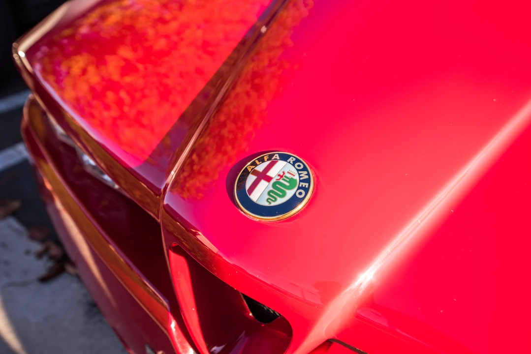 1991 Alfa Romeo SZ - Image 20 of 31