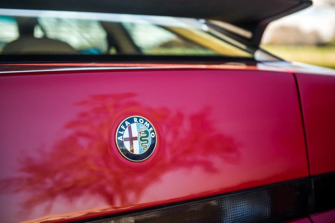 1991 Alfa Romeo SZ - Image 24 of 31