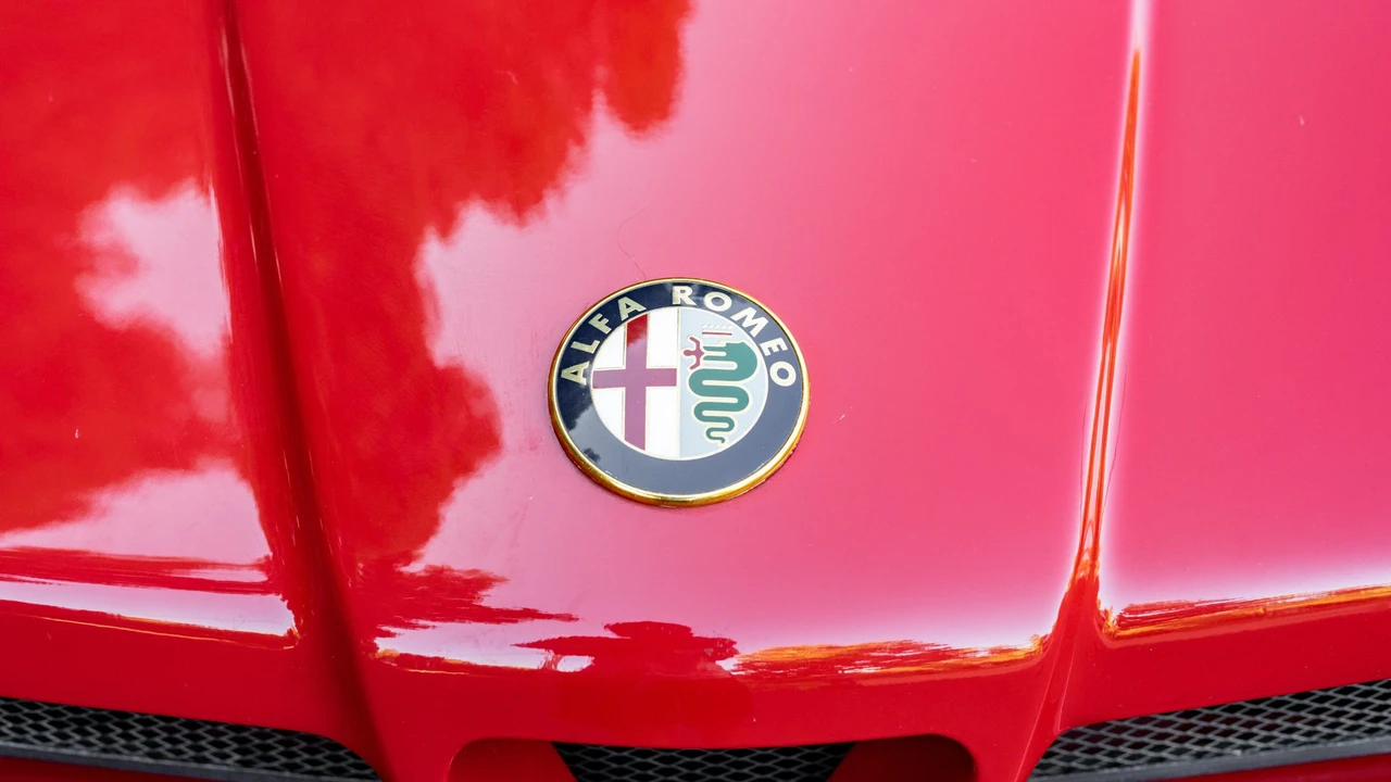 1991 Alfa Romeo SZ - Image 18 of 31
