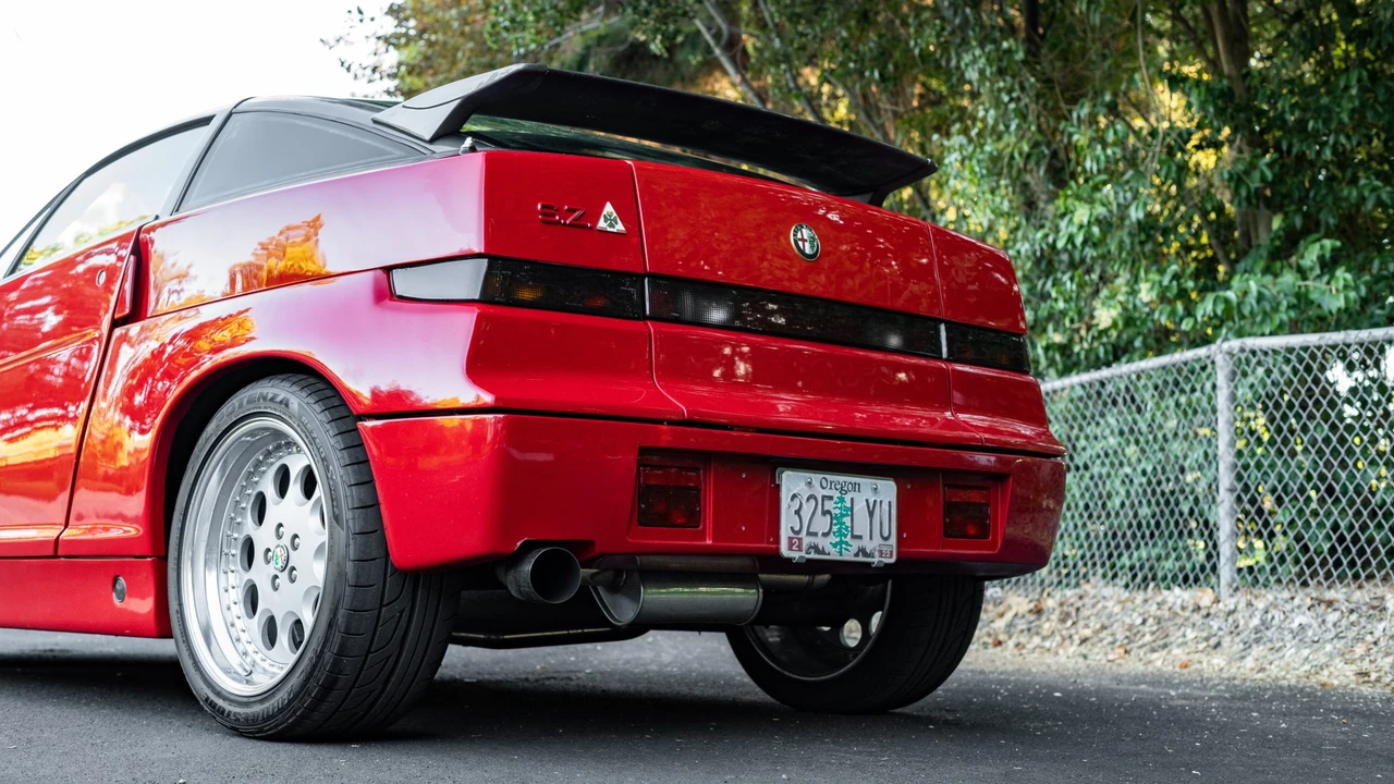 1991 Alfa Romeo SZ - Image 27 of 31