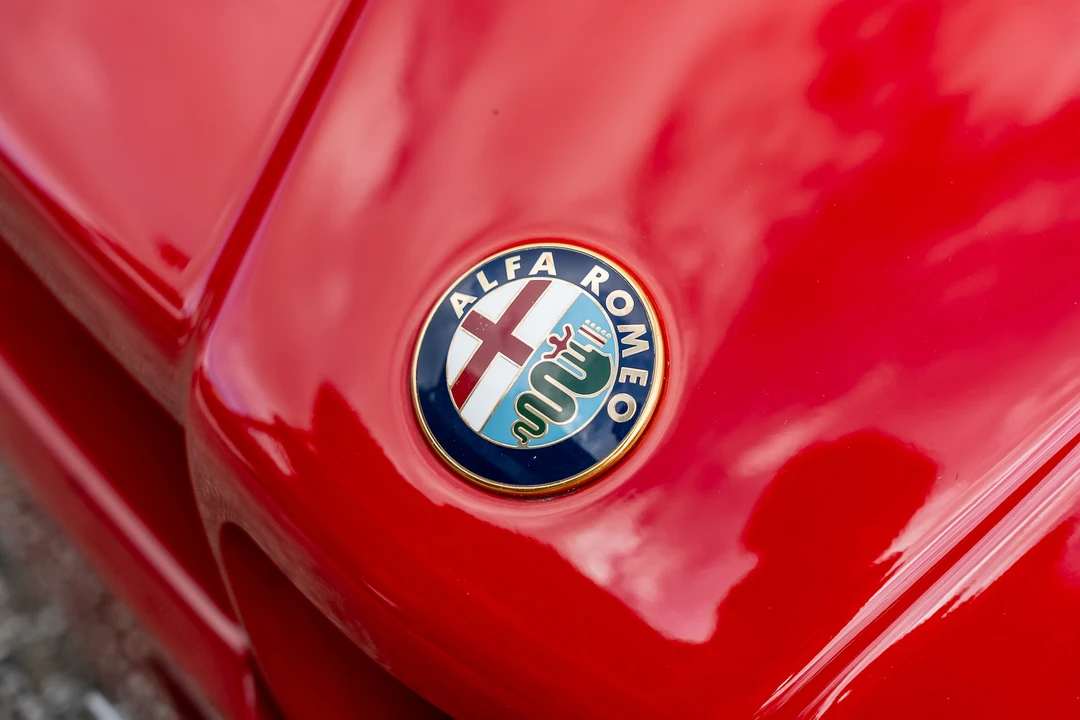 1991 Alfa Romeo SZ - Image 26 of 31