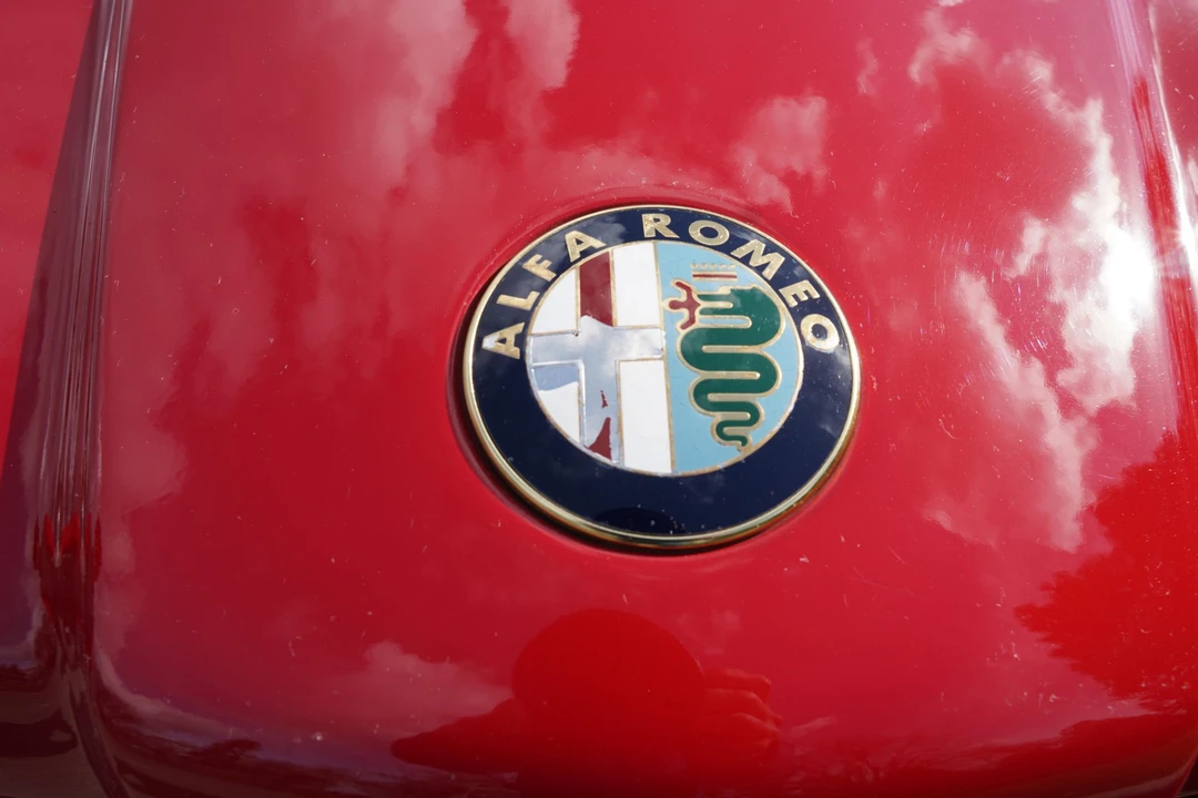 1991 Alfa Romeo SZ - Image 17 of 31