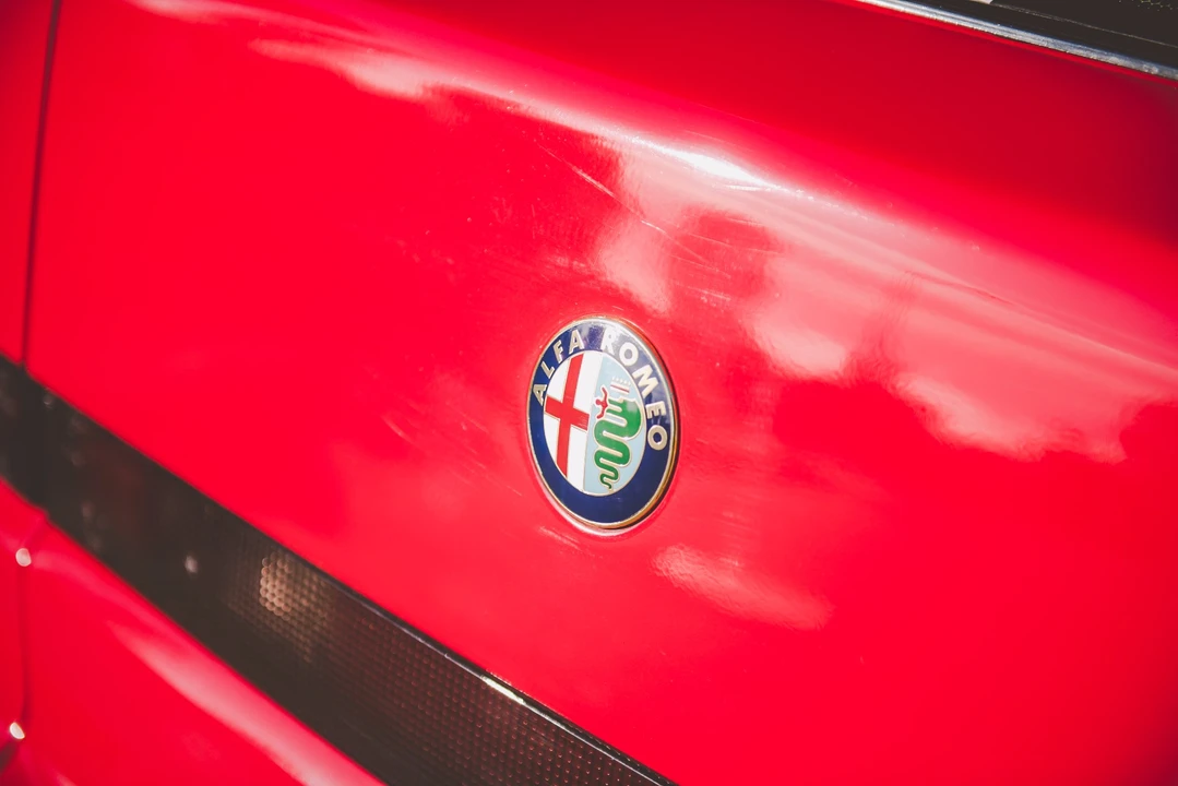 1991 Alfa Romeo SZ - Image 23 of 31