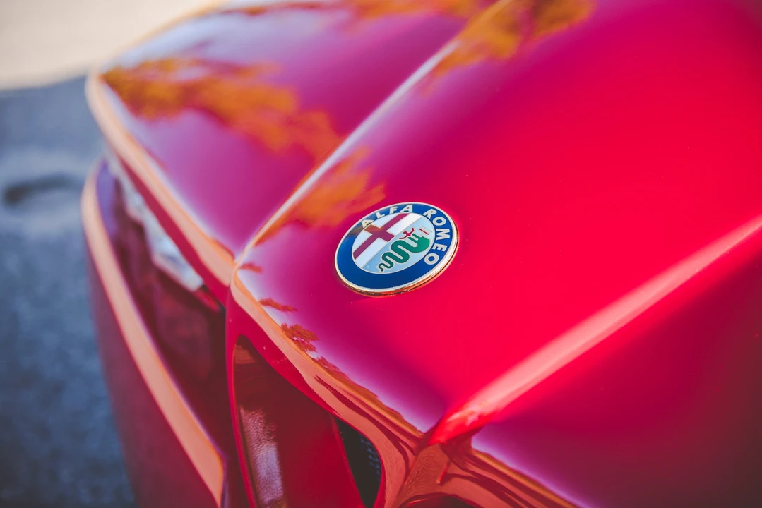 1991 Alfa Romeo SZ - Image 22 of 31
