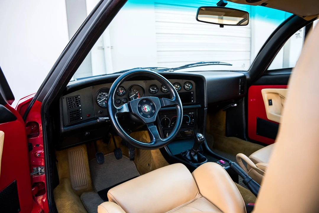 1991 Alfa Romeo SZ - Image 29 of 31