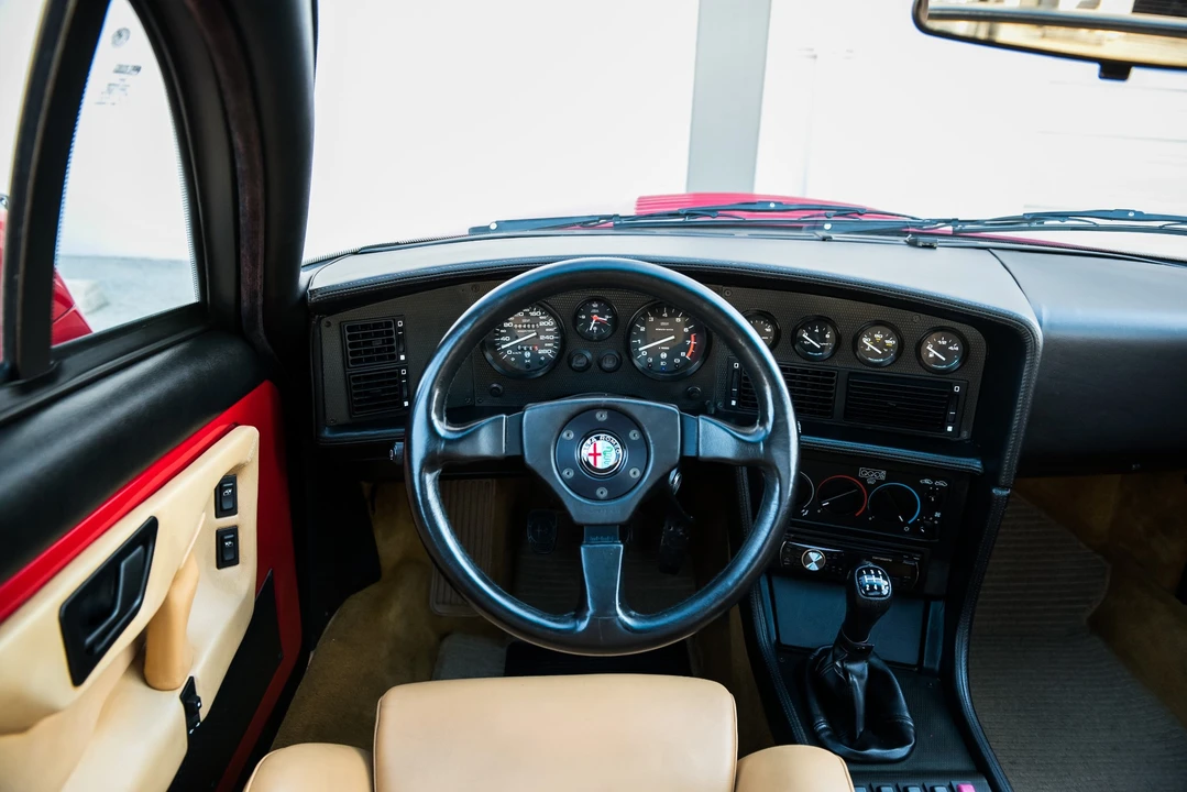 1991 Alfa Romeo SZ - Image 25 of 31