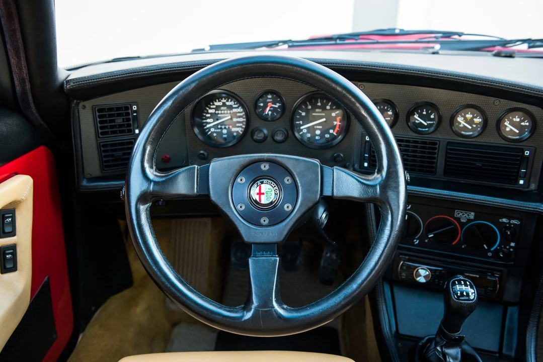 1991 Alfa Romeo SZ - Image 24 of 31