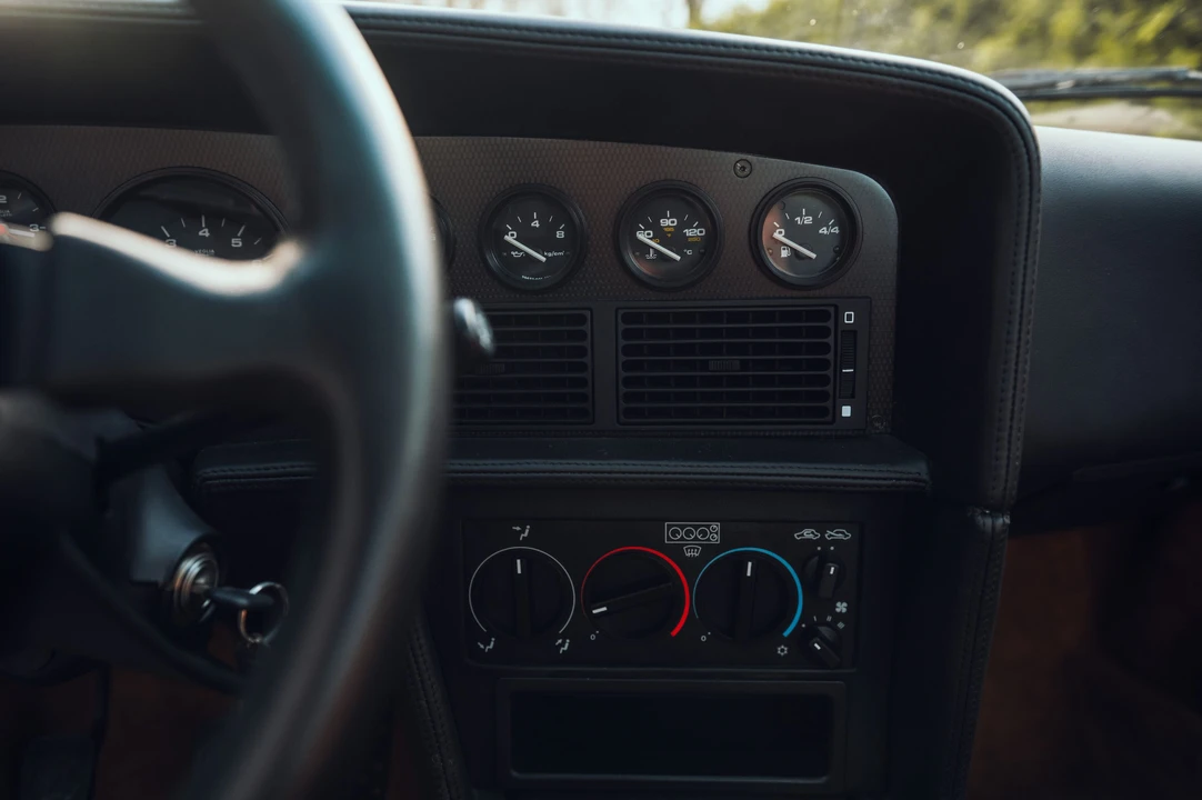 1991 Alfa Romeo SZ - Image 14 of 31